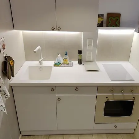 Spacious Ground-floor In Etu-toeoeloe *