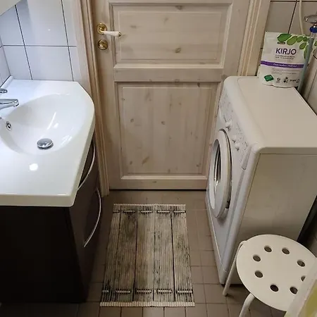 Spacious Ground-floor In Etu-toeoeloe Apartment Helsinki