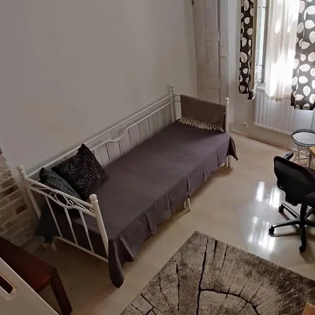 Apartment Spacious Ground-floor In Etu-toeoeloe *